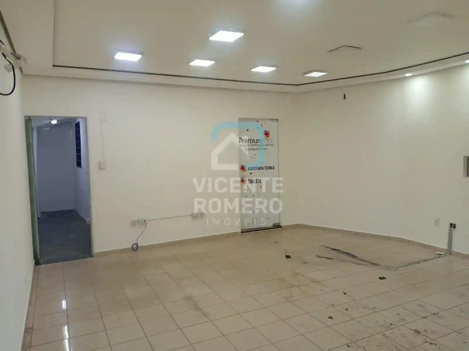 Casa Comercial com 5 quartos para aluguel, 200m² — foto 5 de 45