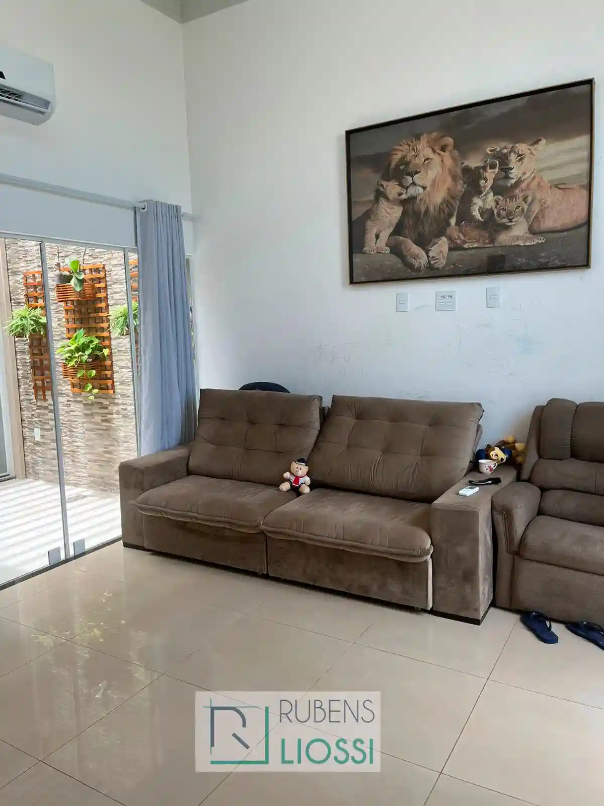 Casa com 3 quartos à venda, 190m² — foto 3 de 28