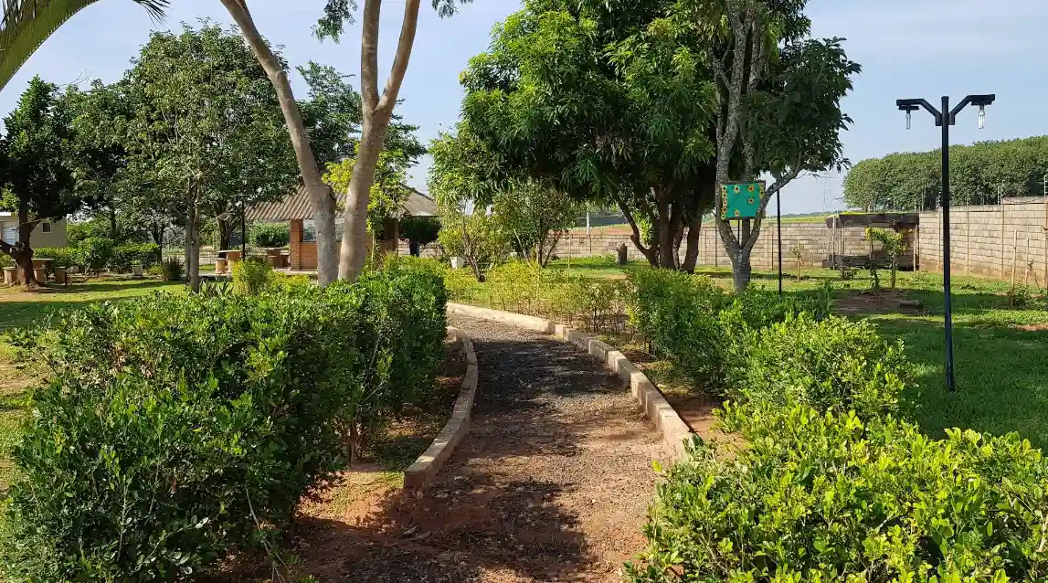 Terreno / Lote / Condomínio  à venda, 450m² — foto 4 de 5