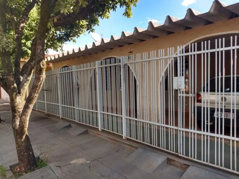 Casa à venda — foto 1 de 7