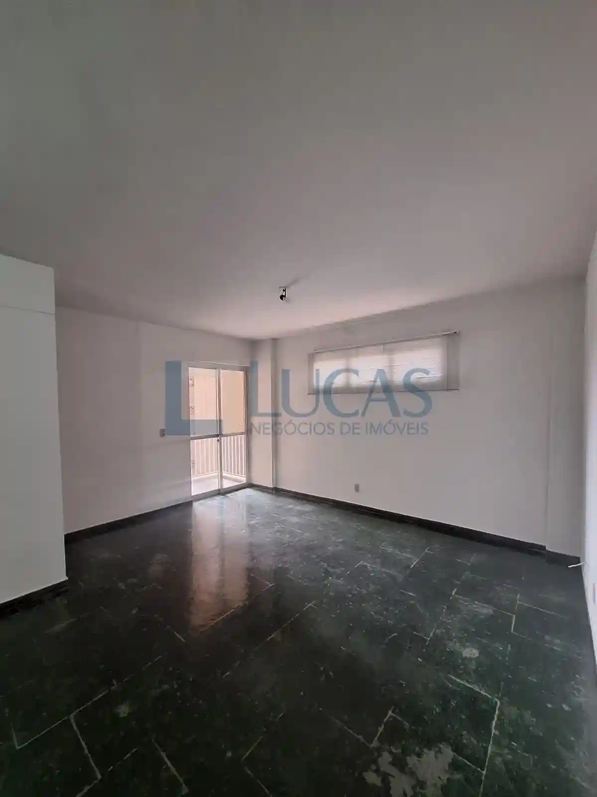 Apartamento com 3 quartos para aluguel, 118m² — foto 1 de 13