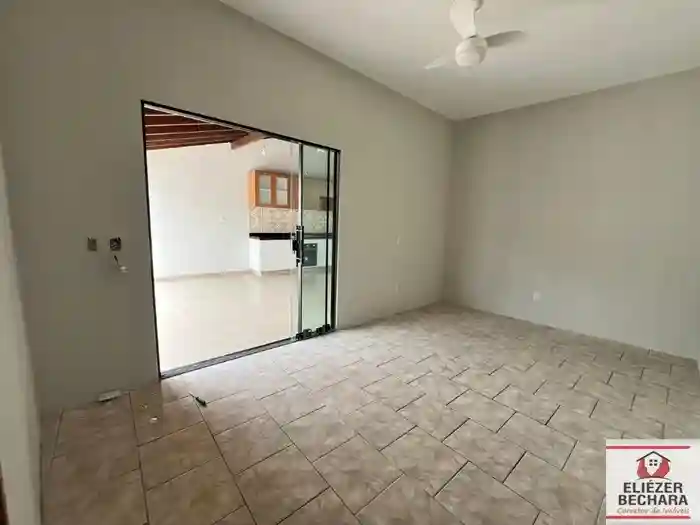 Casa com 3 quartos à venda, 110m² — foto 1 de 10