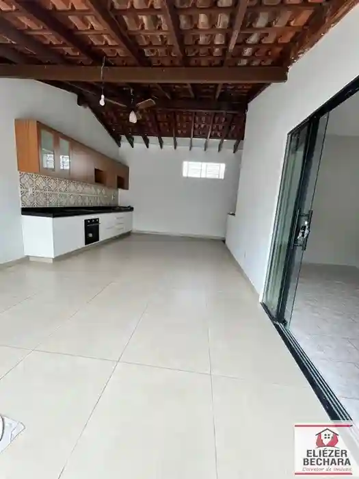 Casa com 3 quartos à venda, 110m² — foto 3 de 10