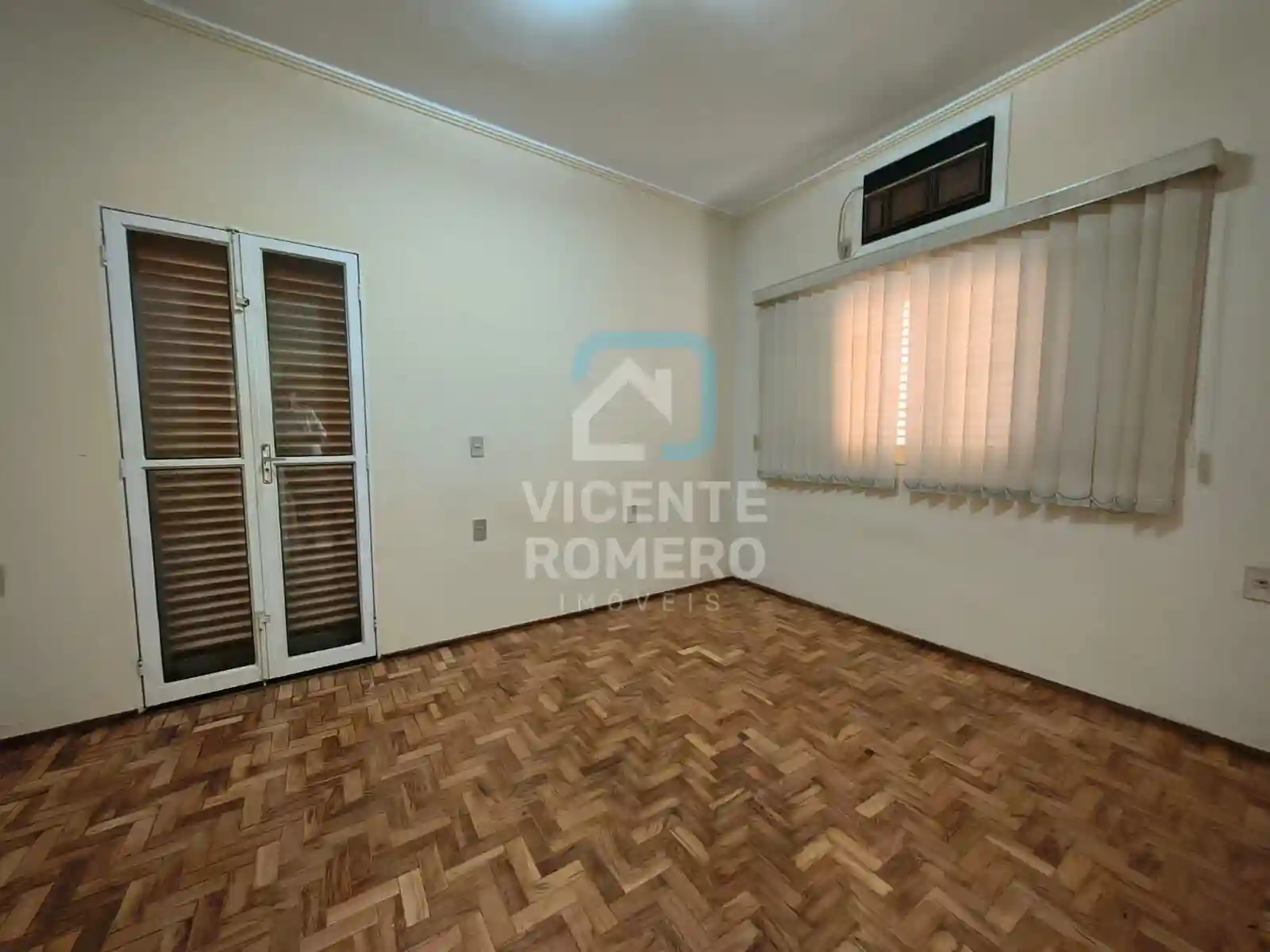 Casa de Condomínio com 4 quartos para aluguel, 400m² — foto 18 de 25