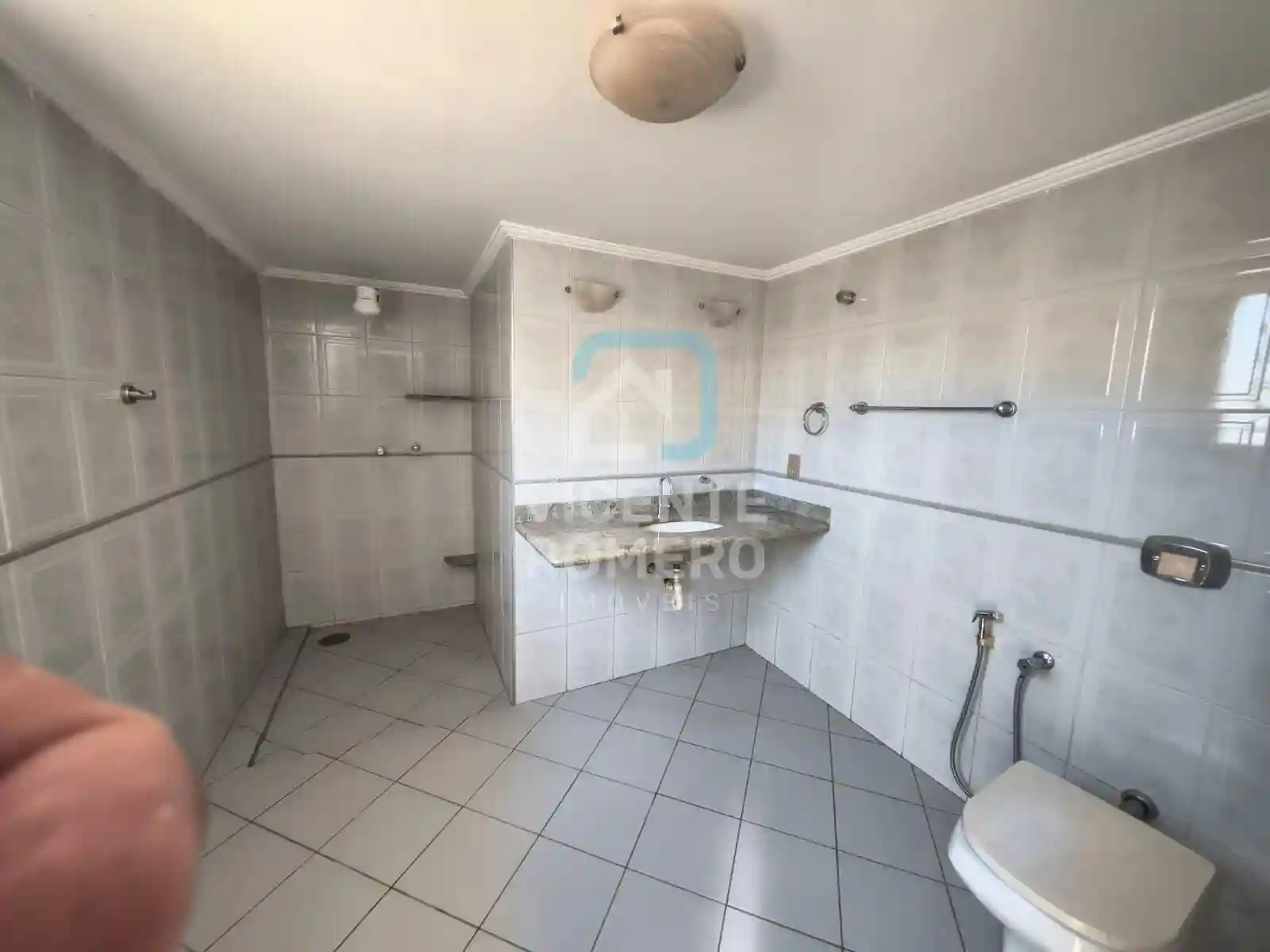 Casa de Condomínio com 4 quartos para aluguel, 400m² — foto 25 de 25