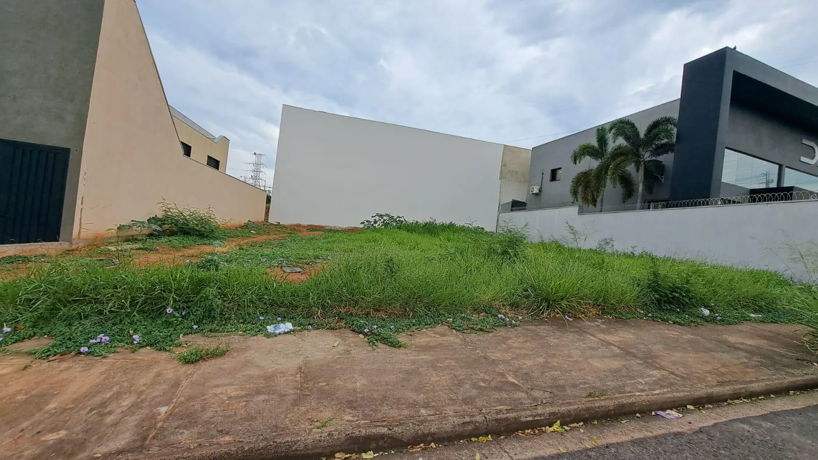Terreno / Lote / Condomínio à venda, 370m² — foto 3 de 10