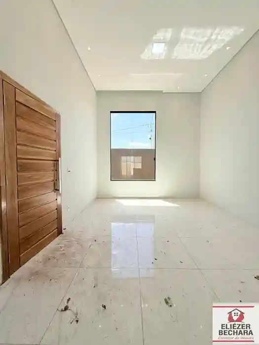 Casa com 3 quartos à venda, 114m² — foto 2 de 23