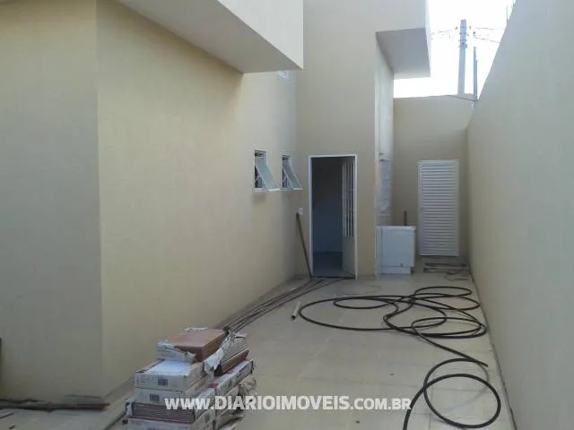 Casa à venda — foto 1 de 2