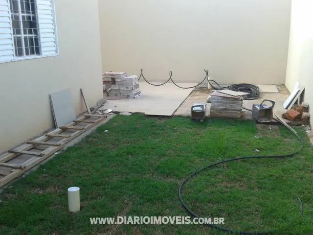Casa à venda — foto 2 de 2