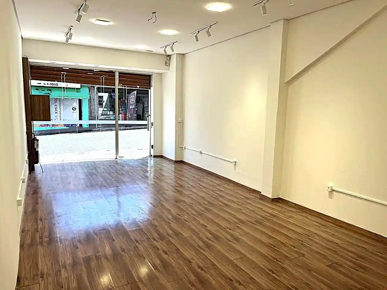 Loja / Salão / Ponto Comercial  para aluguel, 70m² — foto 8 de 13