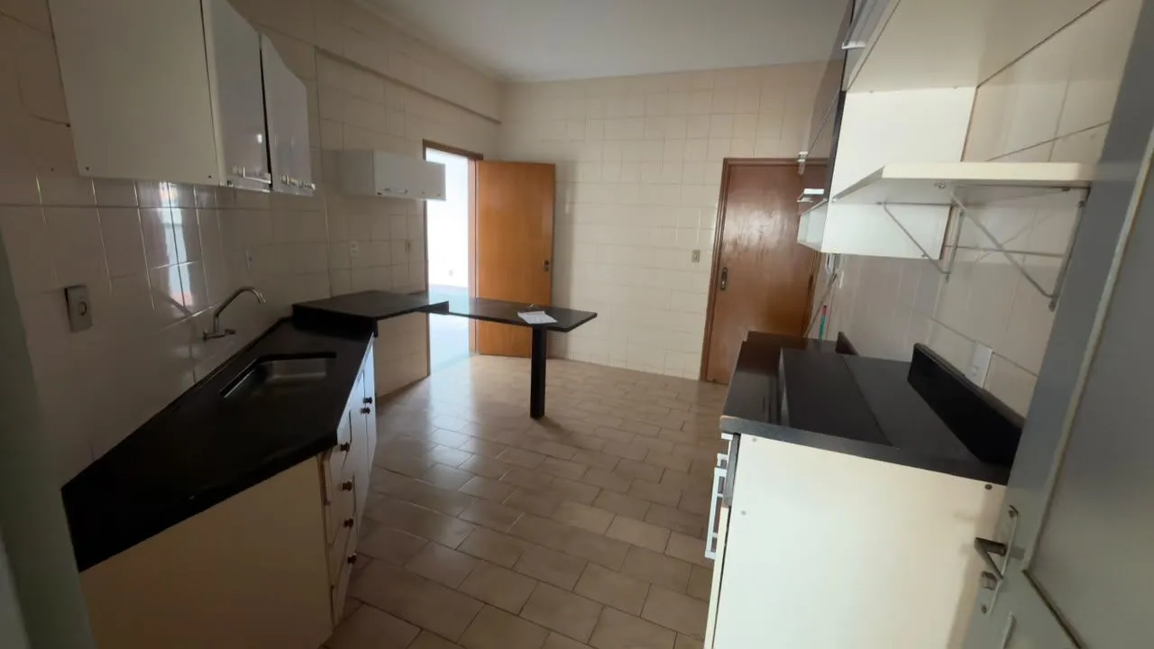 Apartamento com 3 quartos para aluguel, 120m² — foto 10 de 49