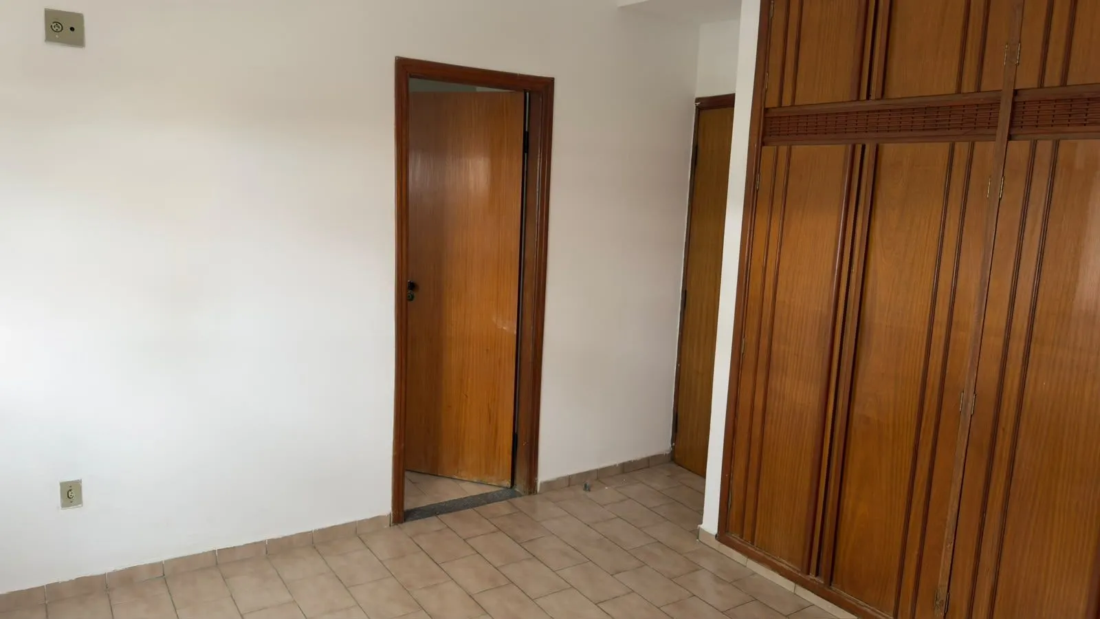 Apartamento com 3 quartos para aluguel, 120m² — foto 18 de 49