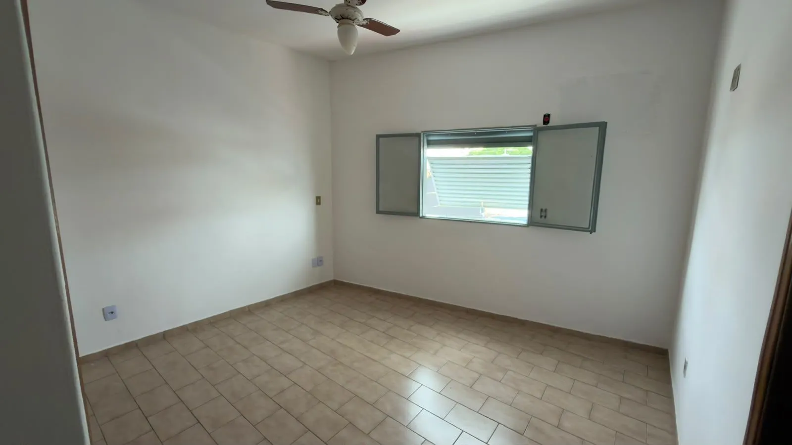 Apartamento com 3 quartos para aluguel, 120m² — foto 16 de 49