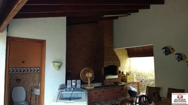 Casa à venda — foto 1 de 3