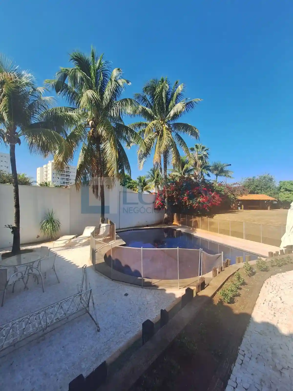 Casa com 3 quartos à venda, 1600m² — foto 9 de 35