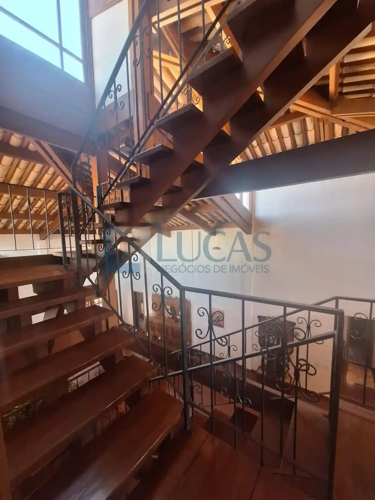 Casa com 3 quartos à venda, 1600m² — foto 18 de 35