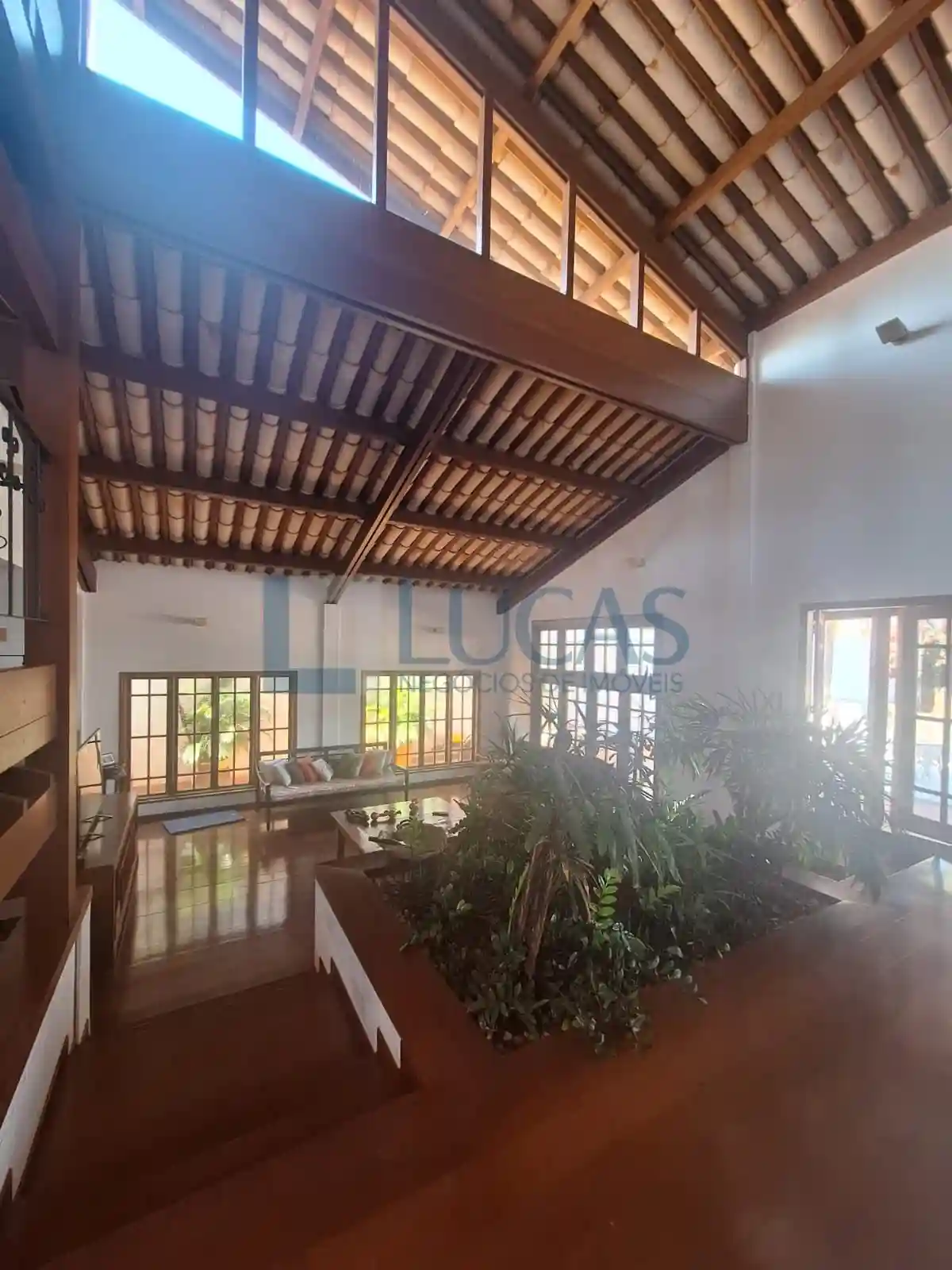 Casa com 3 quartos à venda, 1600m² — foto 33 de 35