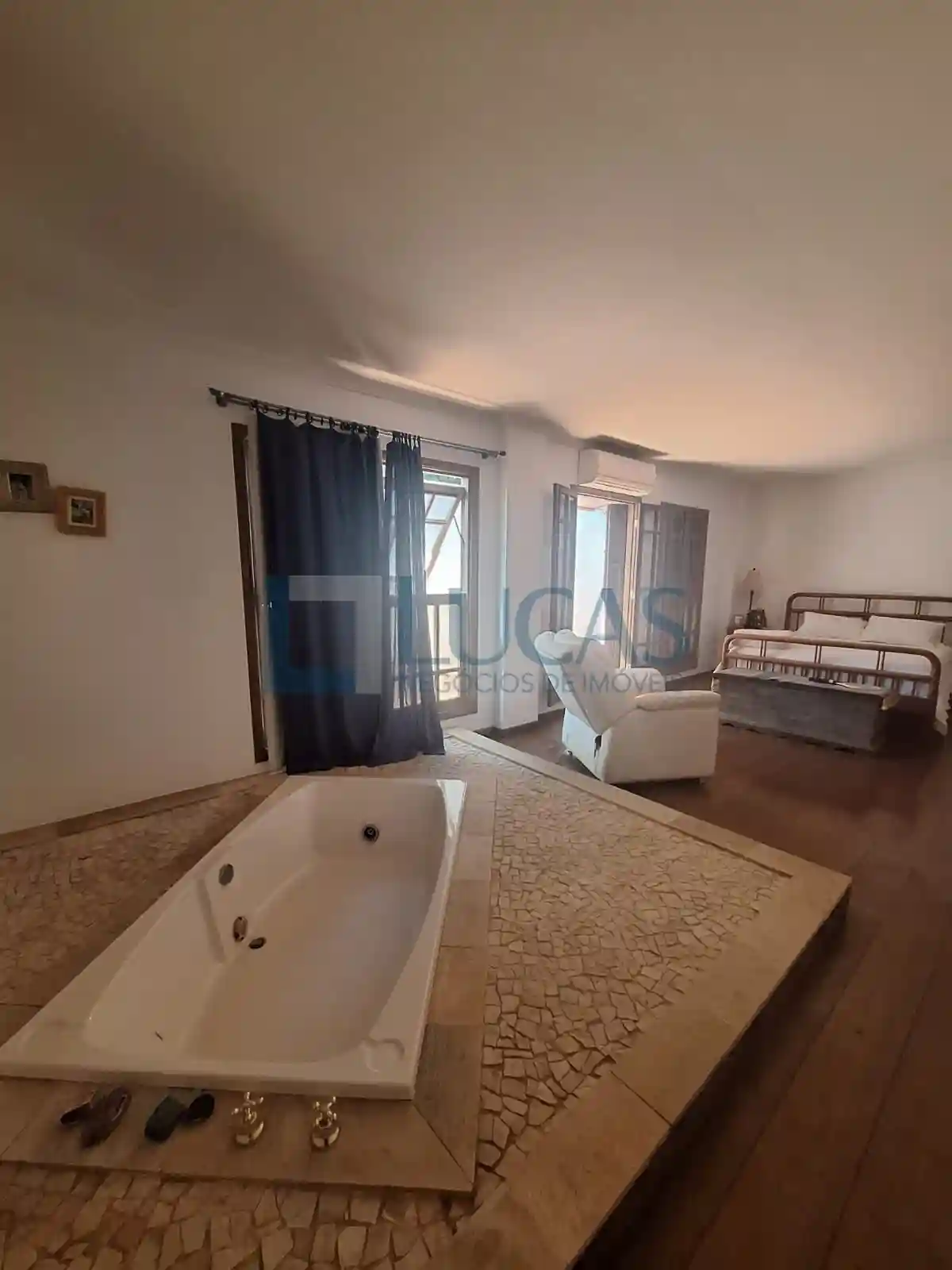 Casa com 3 quartos à venda, 1600m² — foto 23 de 35