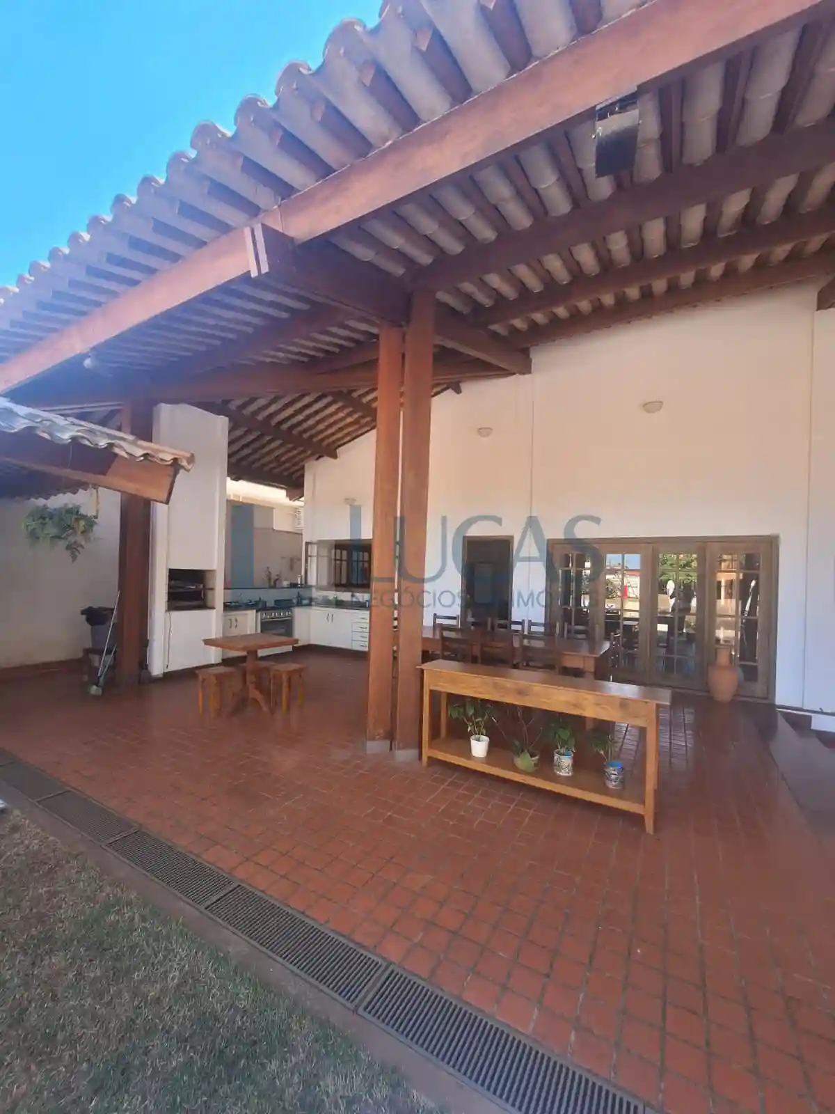 Casa com 3 quartos à venda, 1600m² — foto 8 de 35
