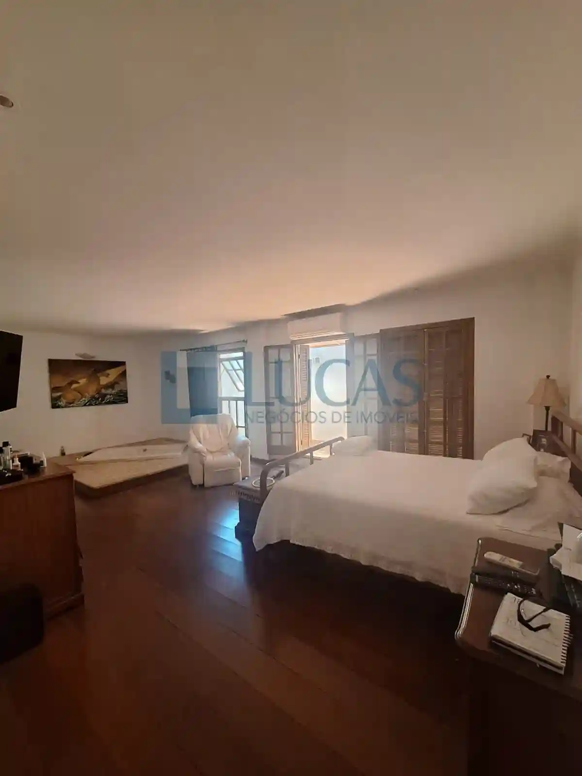Casa com 3 quartos à venda, 1600m² — foto 25 de 35
