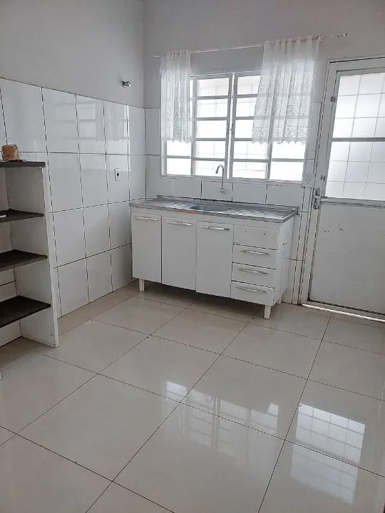 Casa à venda — foto 6 de 8
