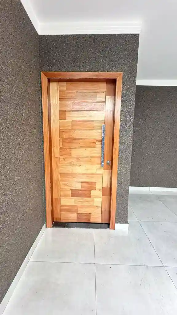 Casa com 3 quartos à venda, 107m² — foto 2 de 22