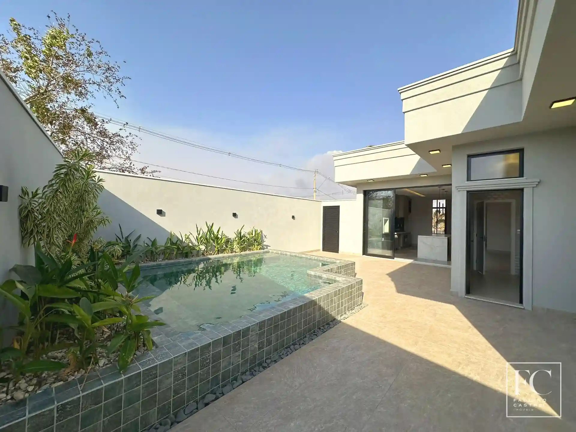 Casa de Condomínio com 3 quartos à venda, 200m² — foto 10 de 25