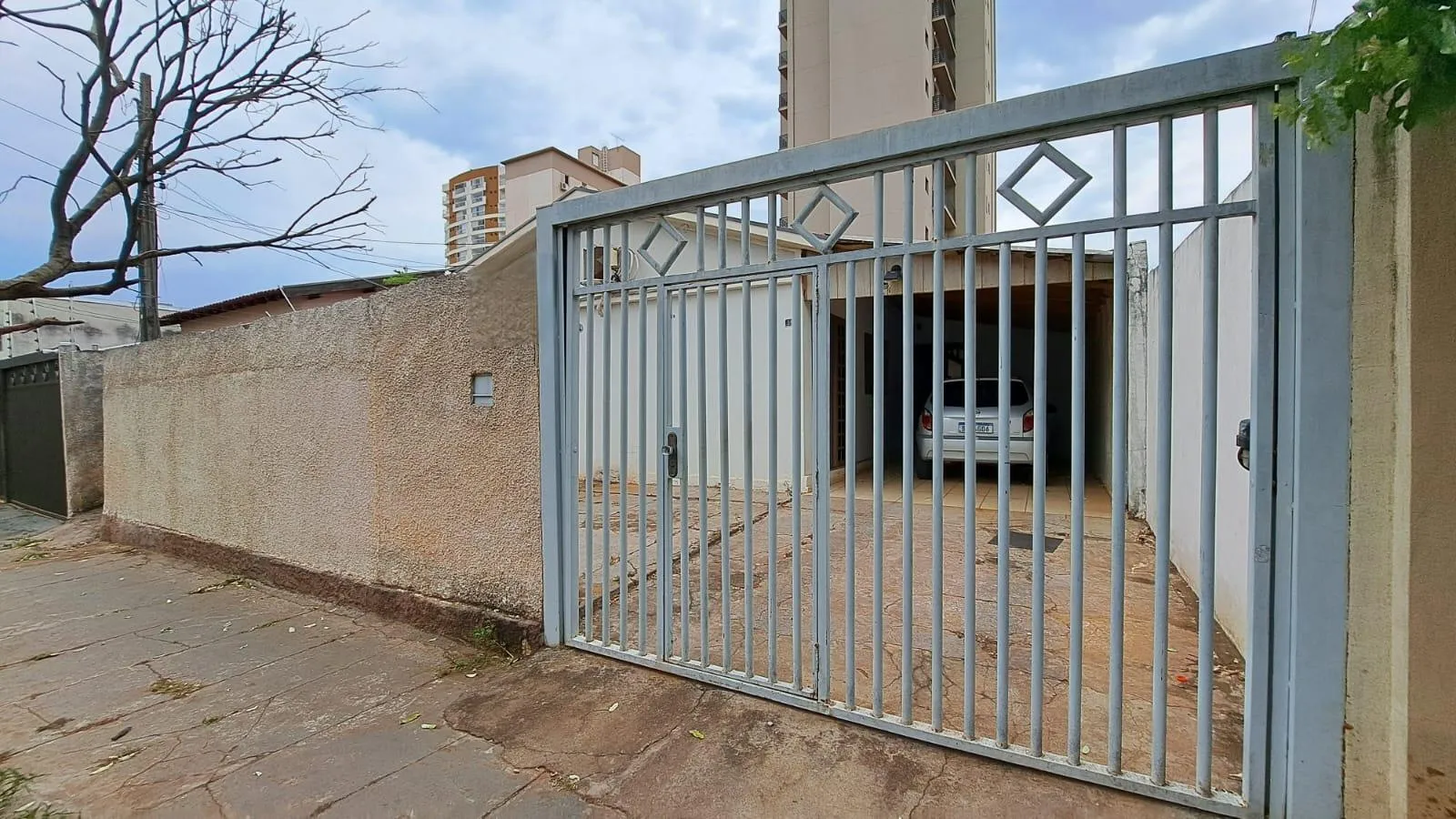 Casa com 2 quartos à venda, 360m² — foto 2 de 32