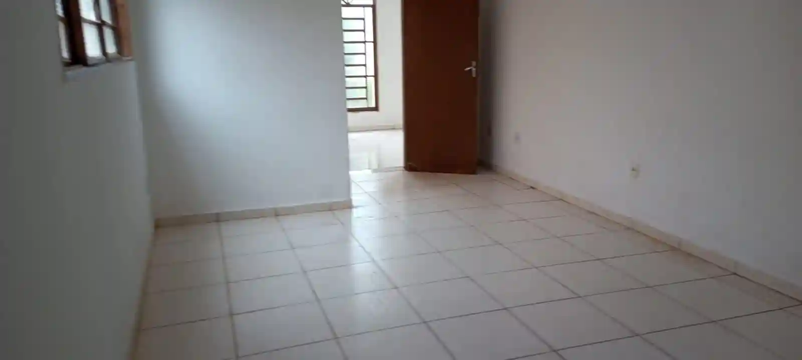 Casa Comercial com 3 quartos para aluguel, 242m² — foto 5 de 9
