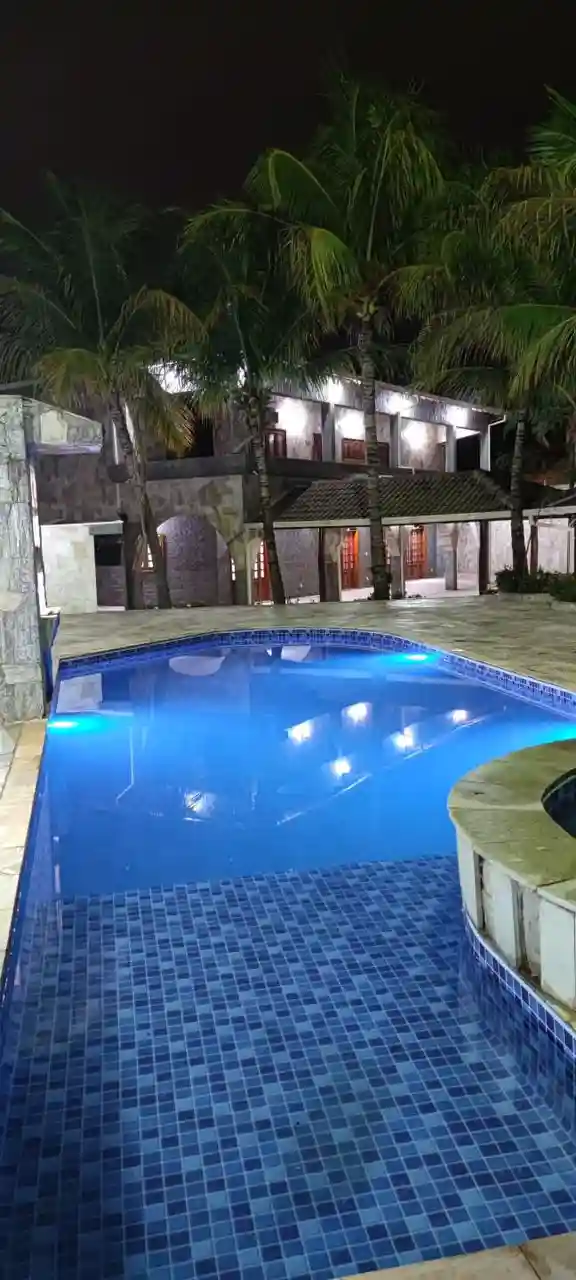 Casa com 8 quartos à venda, 1200m² — foto 2 de 7