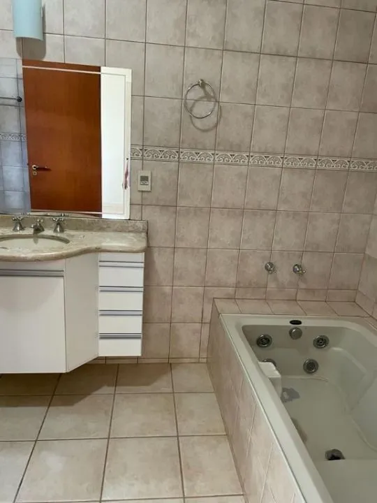 Casa de Condomínio para aluguel — foto 1 de 7