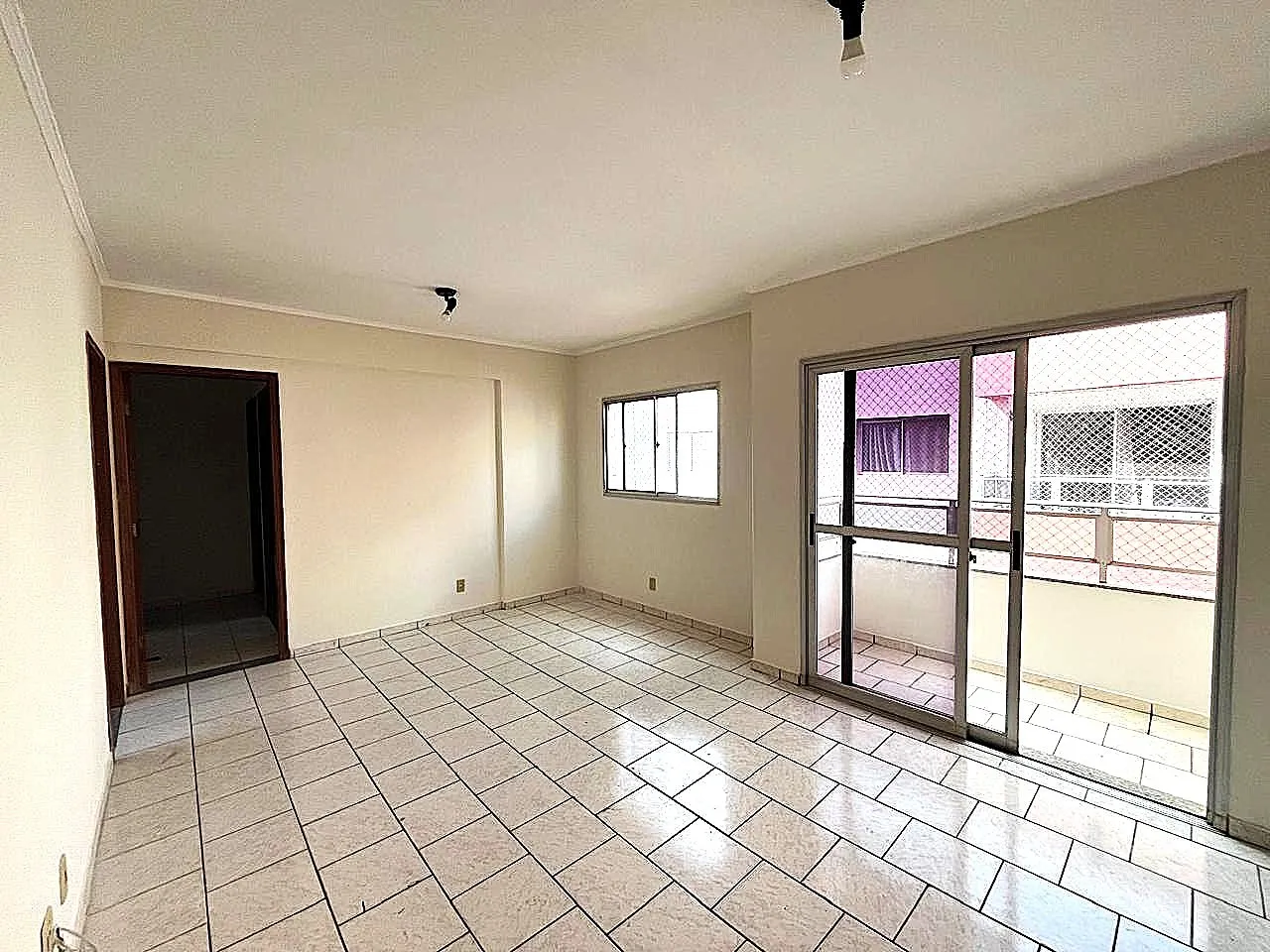 Apartamento com 2 quartos para aluguel, 70m² — foto 2 de 13