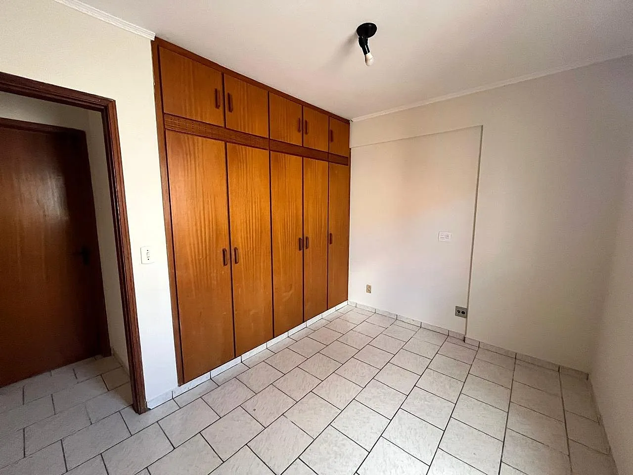 Apartamento com 2 quartos para aluguel, 70m² — foto 10 de 13
