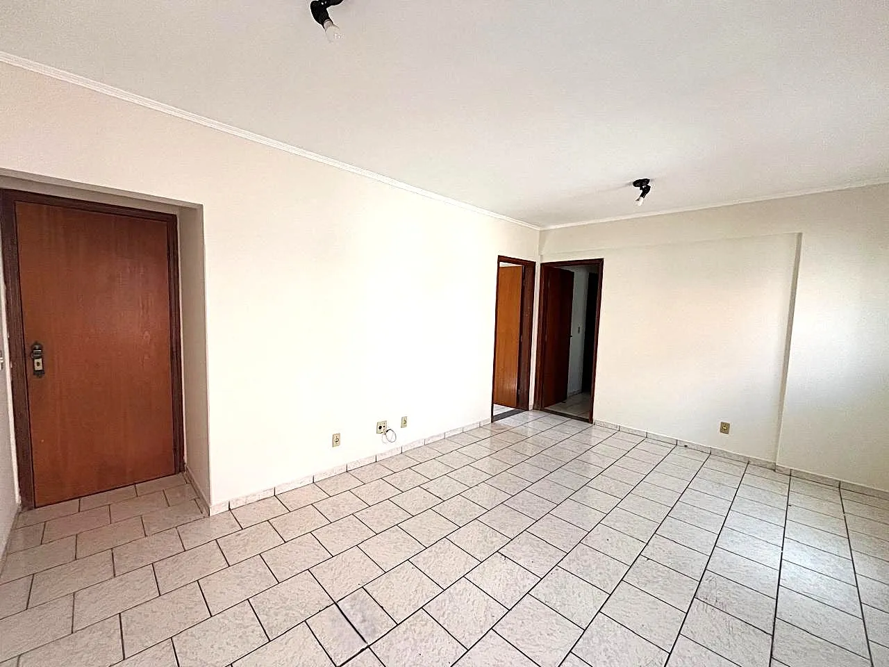 Apartamento com 2 quartos para aluguel, 70m² — foto 3 de 13