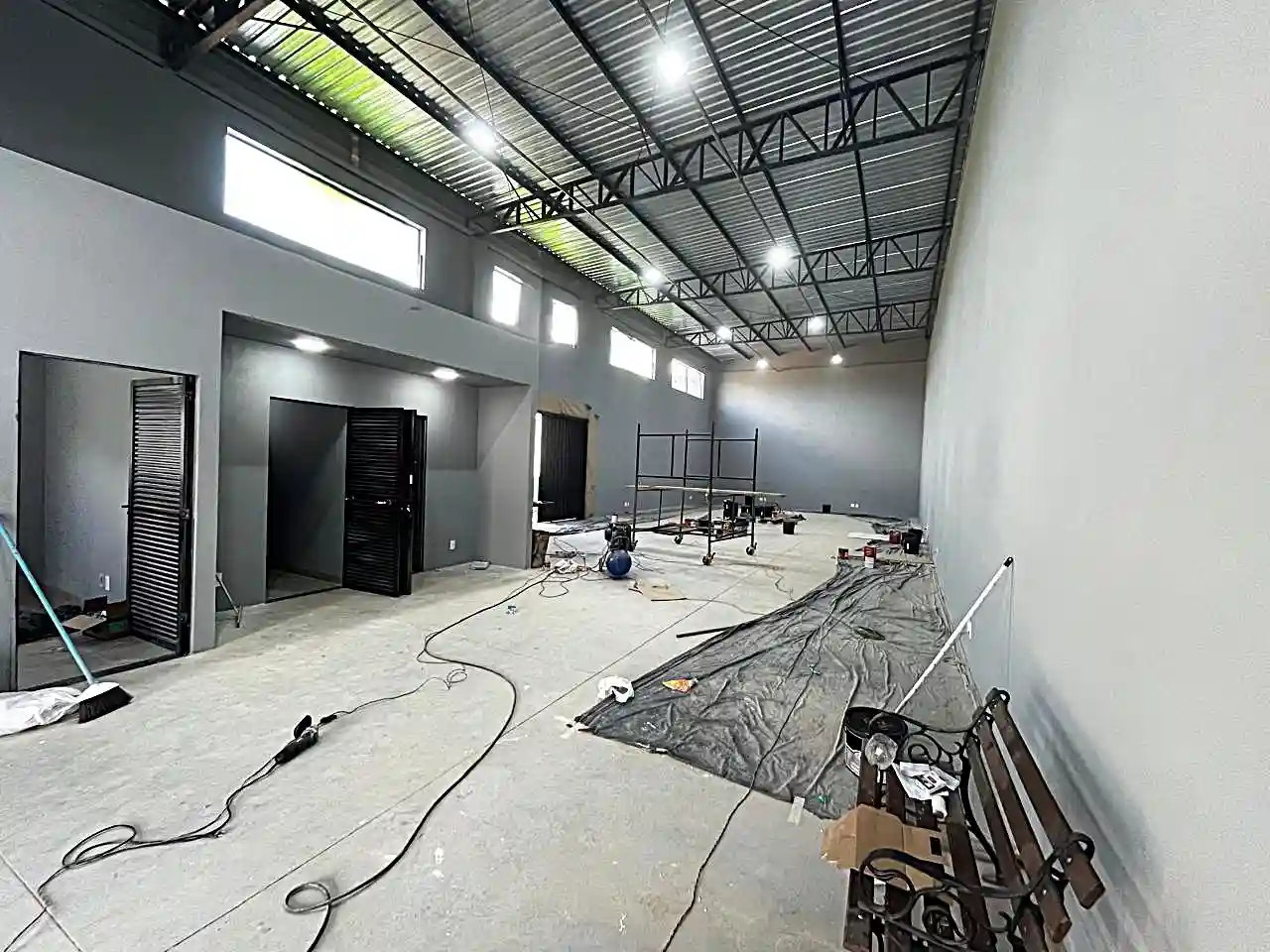 Loja / Salão / Ponto Comercial  à venda, 214m² — foto 2 de 14