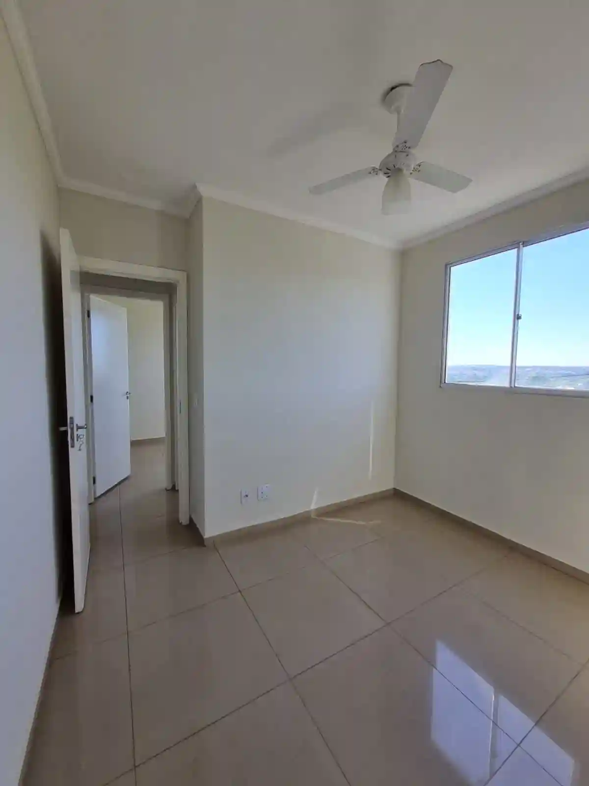 Apartamento com 2 quartos à venda, 60m² — foto 1 de 12