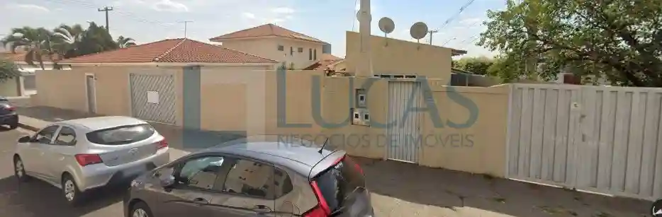 Casa com 3 quartos à venda, 400m² — foto 2 de 2