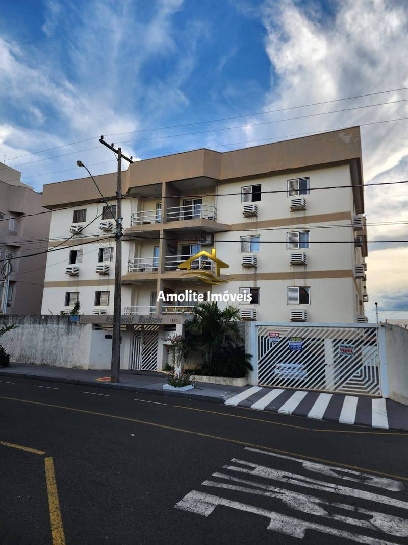 Apartamento com 3 quartos à venda, 97m² — foto 2 de 27