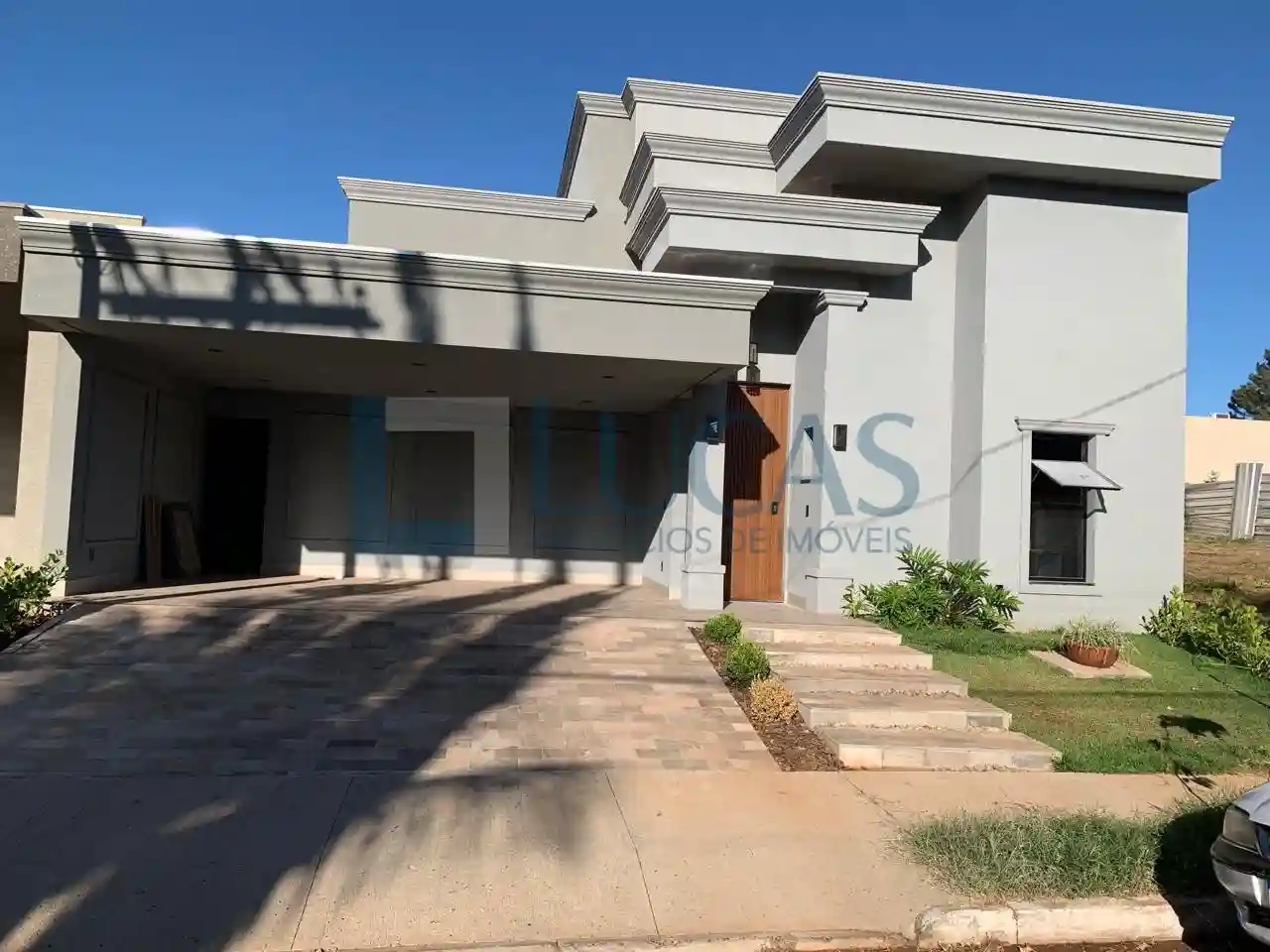 Casa de Condomínio com 4 quartos à venda, 228m² — foto 1 de 13