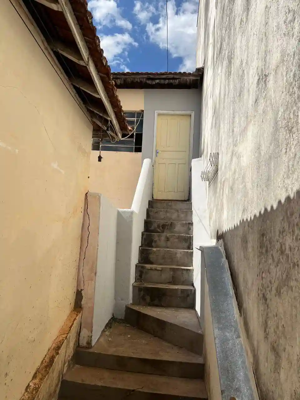 Casa  para aluguel, 25m² — foto 1 de 13
