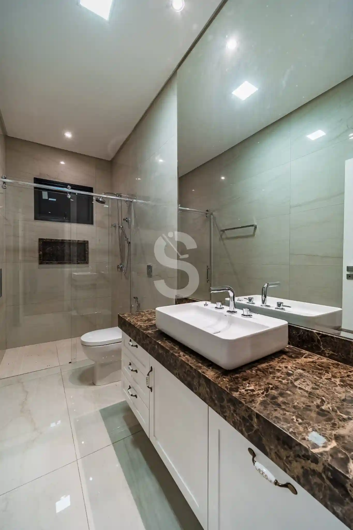 Casa de Condomínio com 5 quartos à venda, 521m² — foto 2 de 26
