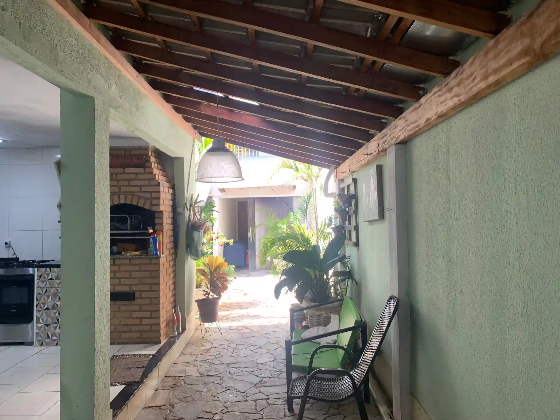 Casa com 3 quartos à venda, 181m² — foto 2 de 14