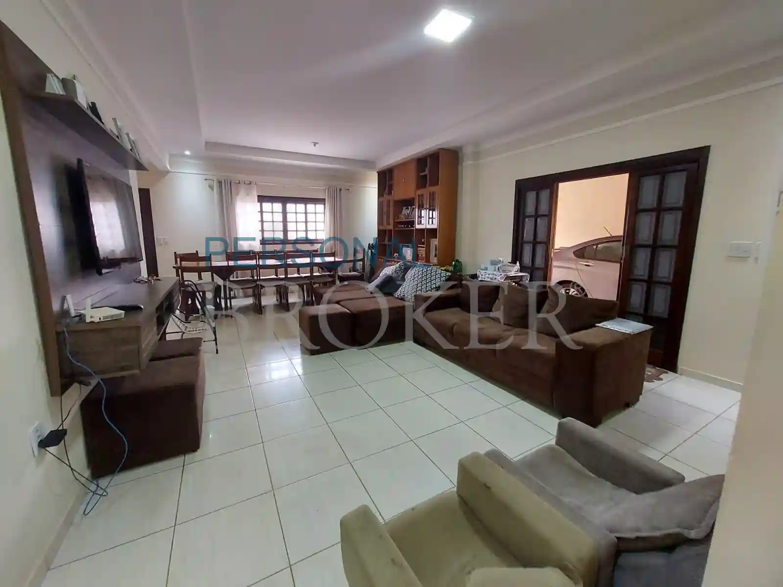 Casa à venda — foto 1 de 8