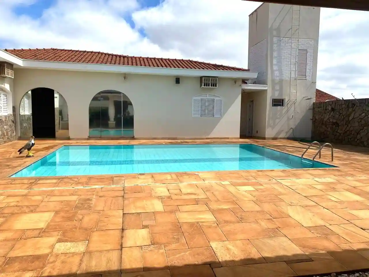 Casa com 4 quartos à venda, 1152m² — foto 1 de 26