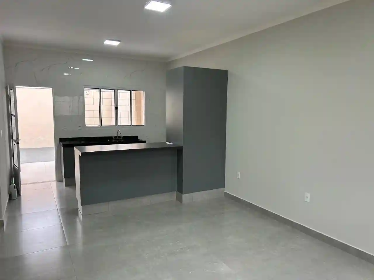 Casa com 3 quartos à venda, 120m² — foto 1 de 44