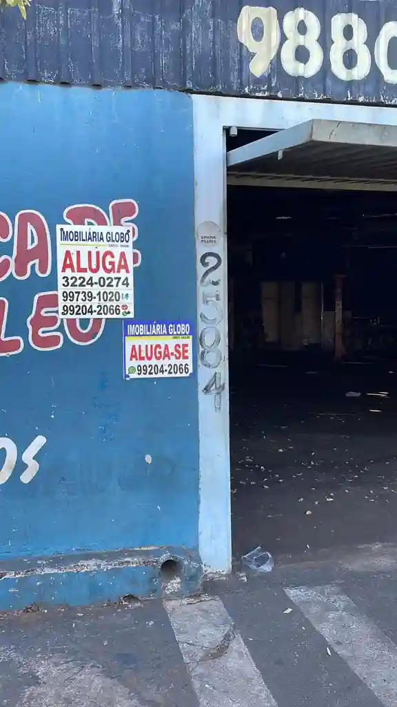 Galpão / Depósito / Armazém  para aluguel, 210m² — foto 2 de 11