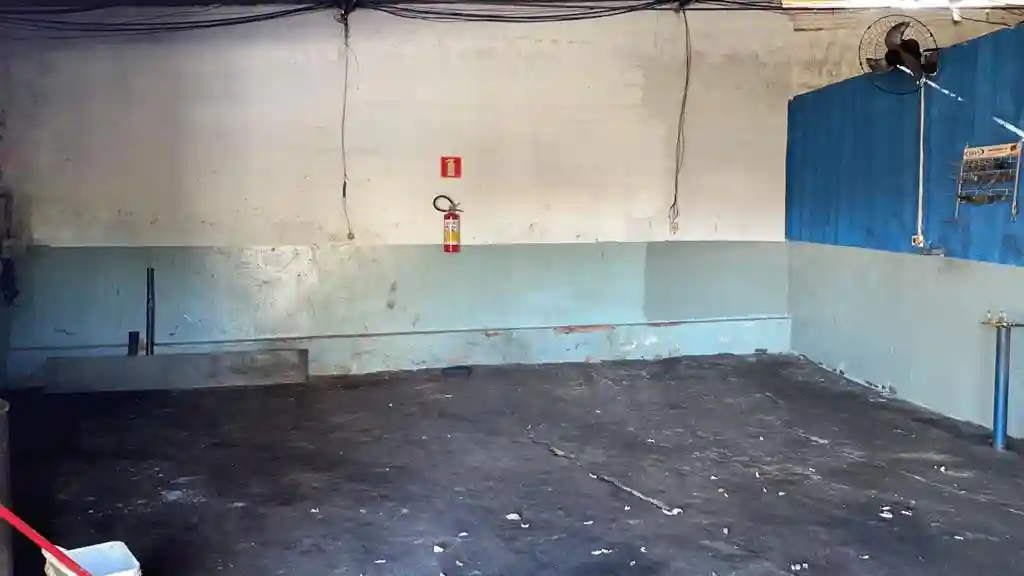 Galpão / Depósito / Armazém  para aluguel, 210m² — foto 3 de 11