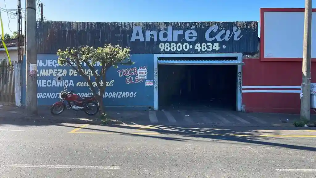 Galpão / Depósito / Armazém  para aluguel, 210m² — foto 1 de 11