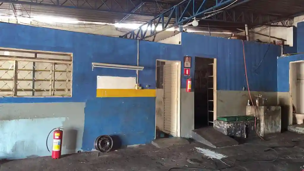 Galpão / Depósito / Armazém  para aluguel, 210m² — foto 5 de 11