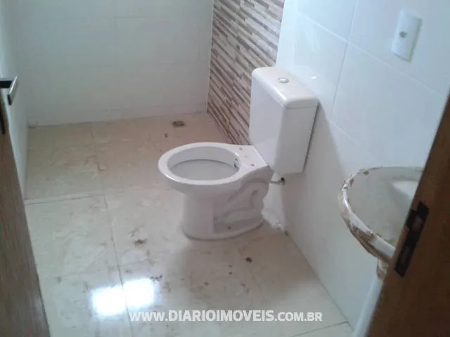 Casa à venda — foto 1 de 3